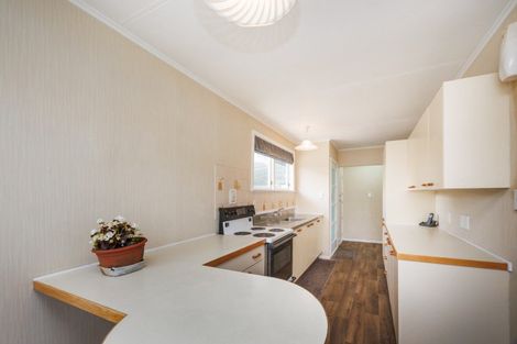 Photo of property in 17 Piper Place, Roslyn, Palmerston North, 4414