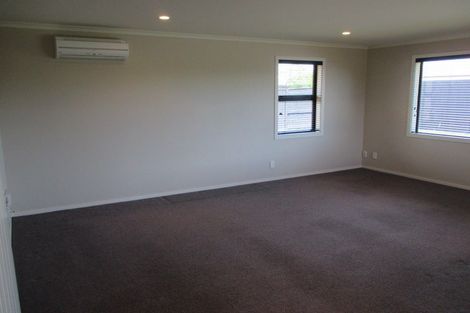 Photo of property in 53 Rosalie Terrace, Kelvin Grove, Palmerston North, 4414