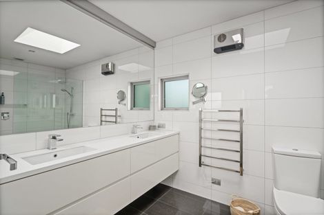 Photo of property in 15 Faulks Terrace, Wanaka, 9305