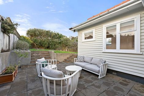Photo of property in 7 Albemarle Road, Northland, Wellington, 6012