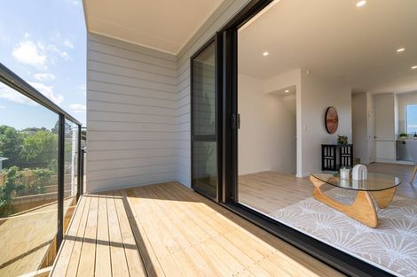 Photo of property in 11 Kayle Glen, West Harbour, Auckland, 0618