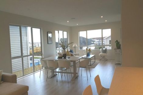 Photo of property in 98 Godfrey Drive, Orewa, 0931