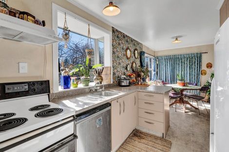 Photo of property in 2 Handley Place, Glen Avon, New Plymouth, 4312