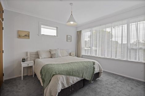 Photo of property in 2 Hood Place, Spotswood, New Plymouth, 4310