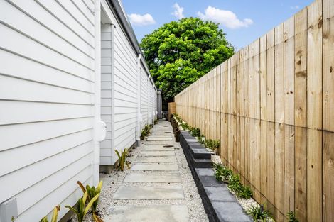 Photo of property in 2/40 Bahari Drive, Ranui, Auckland, 0612