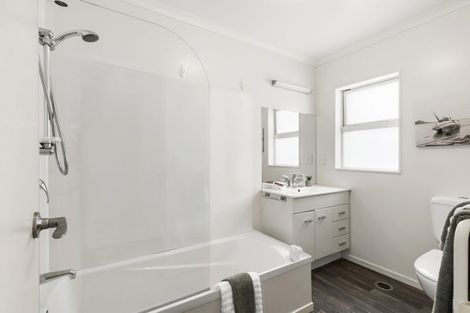 Photo of property in 3a Frobisher Street, Island Bay, Wellington, 6023