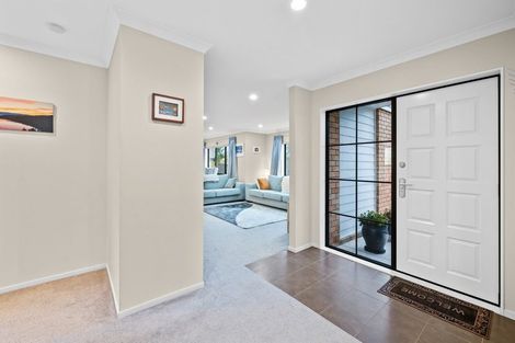 Photo of property in 20 Ina Ville Drive, Pukekohe, 2120