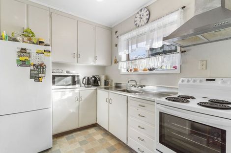 Photo of property in 2/729 Te Atatu Road, Te Atatu Peninsula, Auckland, 0610