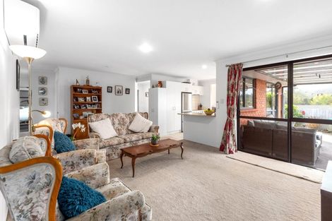 Photo of property in 16 Maxwell Place, Queenstown, 9300