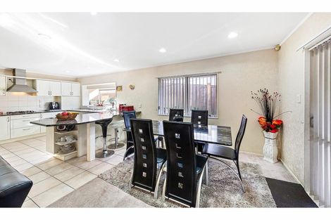 Photo of property in 7 Piper Place, Goodwood Heights, Auckland, 2105