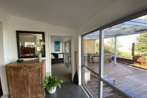 Photo of property in 16 Makorori Beach Road, Makorori, Gisborne, 4073