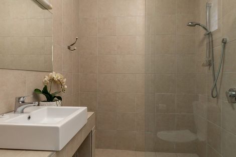 Photo of property in 32 Eltham Road, Blenheim, 7201