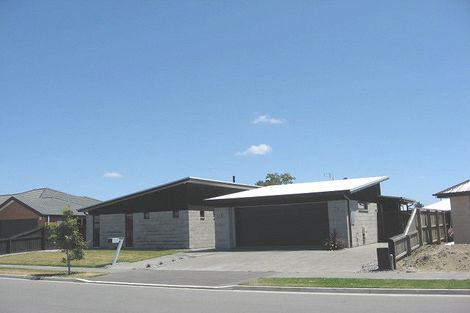 Photo of property in 7 Ruahine Place, Parklands, Christchurch, 8083