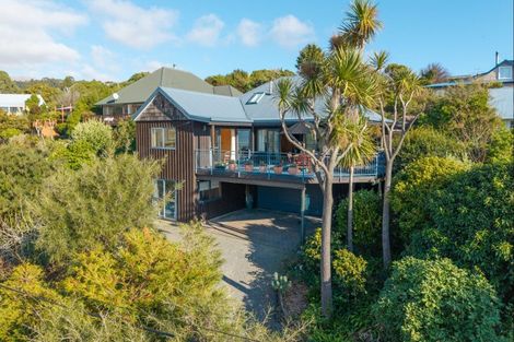Photo of property in 17 Te Ra Crescent, Diamond Harbour, 8972