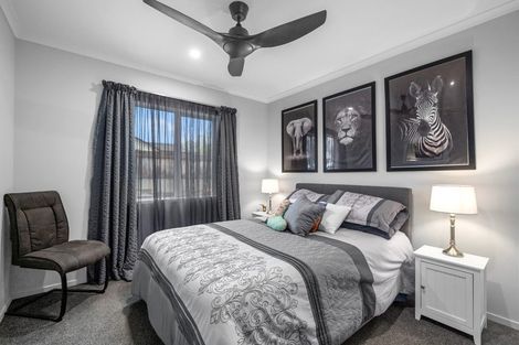 Photo of property in 5 Minerva Avenue, Helensville, 0800