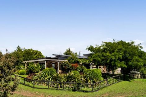 Photo of property in 88 Te Arei Road East, Lepperton, New Plymouth, 4373
