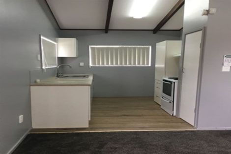 Photo of property in 2/11 Station Road, Takanini, 2112