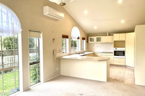 Photo of property in 14 Darimouth Place, Albany, Auckland, 0632
