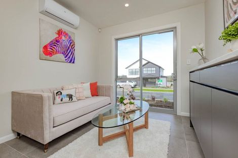 Photo of property in 29 Emerald Avenue, Rosehill, 2113