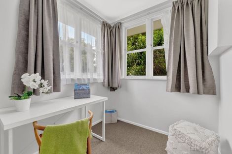 Photo of property in 180a Old Titirangi Road, New Lynn, Auckland, 0600