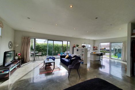 Photo of property in 6 Neeve Road, Taradale, Napier, 4112