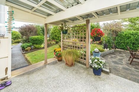 Photo of property in 15 Oaklea Avenue, Marton, 4710