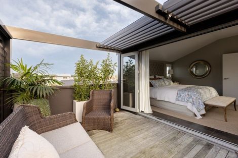 Photo of property in 241 Oceanbeach Road, Mount Maunganui, 3116