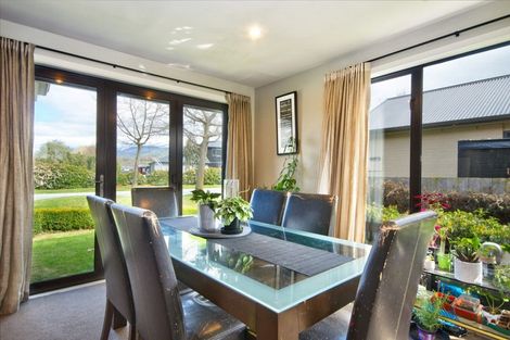Photo of property in 7 Haddow's Place, Lake Hayes, Queenstown, 9304