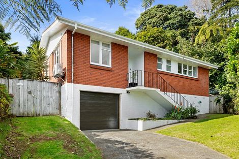 Photo of property in 1a Ward Place, Marfell, New Plymouth, 4310