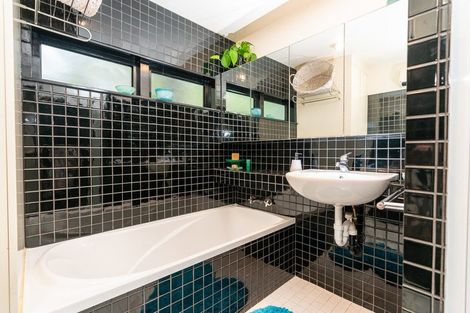 Photo of property in 111a Karori Road, Karori, Wellington, 6012