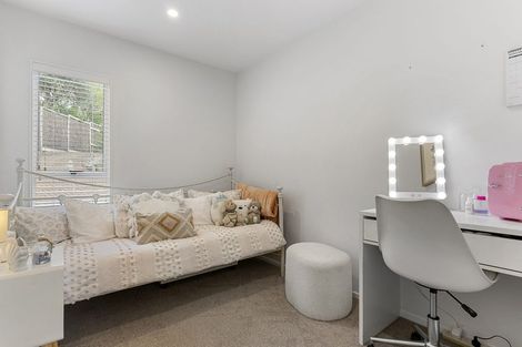 Photo of property in 2/58 Botany Road, Botany Downs, Auckland, 2010