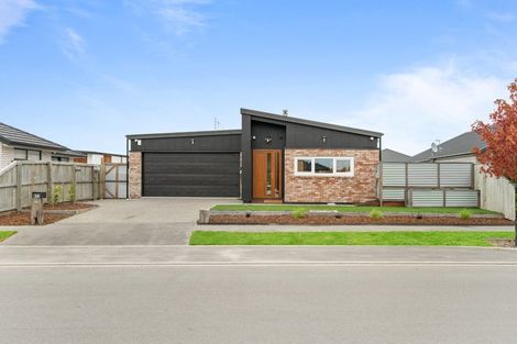 Photo of property in 28 Collier Drive, Halswell, 8025
