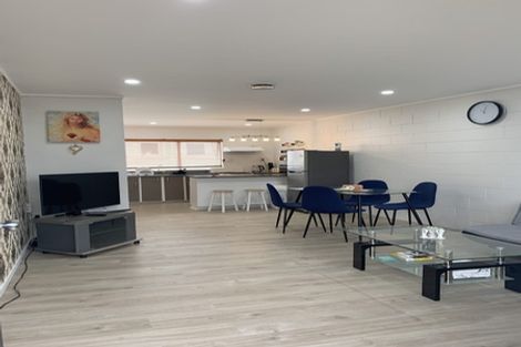 Photo of property in 2/112 Portage Road, New Lynn, Auckland, 0600