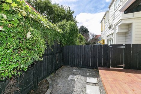 Photo of property in 82 Tinakori Road, Thorndon, Wellington, 6011
