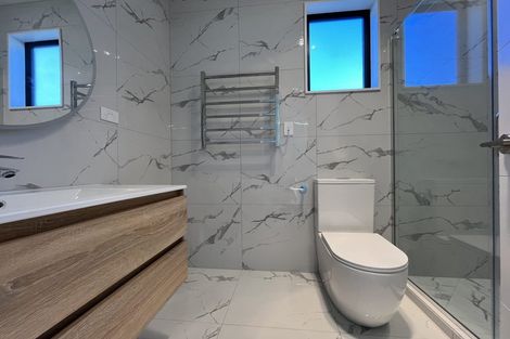 Photo of property in 31 Kuaha Road, Massey, Auckland, 0614