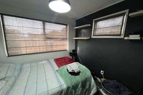 Photo of property in 16 Temuri Place, Glendene, Auckland, 0602
