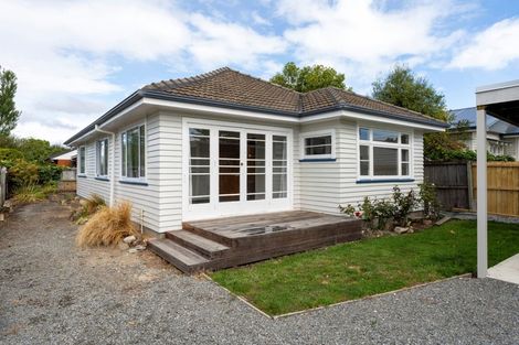 Photo of property in 43 Aorangi Road, Bryndwr, Christchurch, 8053