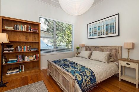 Photo of property in 11 Hinemoa Street, Birkenhead, Auckland, 0626