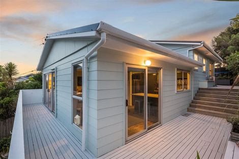 Photo of property in 57 Gordon Road, Plimmerton, Porirua, 5026