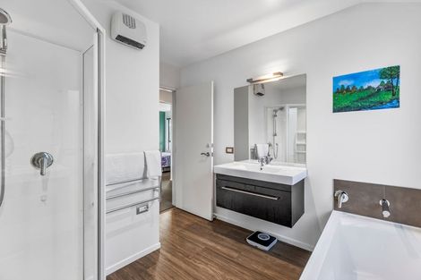 Photo of property in 5 Marbleleaf Lane, Albert Town, Wanaka, 9305