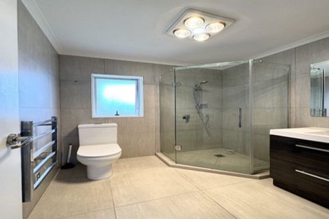 Photo of property in 16 Rosses Place, Pinehill, Auckland, 0632