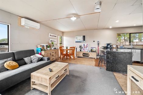 Photo of property in 14 Sabana Place, Unsworth Heights, Auckland, 0632