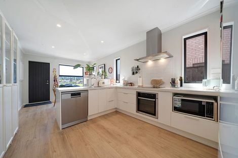 Photo of property in 45 O'meara Street, Swanson, Auckland, 0614