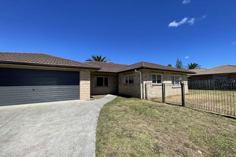 Photo of property in 16 Kamaka Road, Mangere Bridge, Auckland, 2022