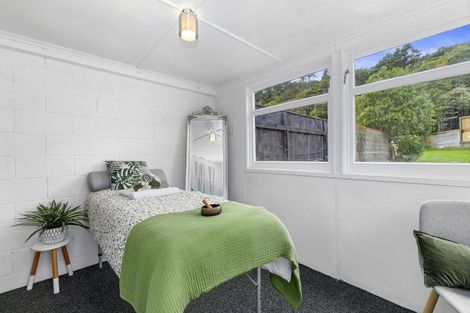 Photo of property in 2 Bella Grove, Naenae, Lower Hutt, 5011