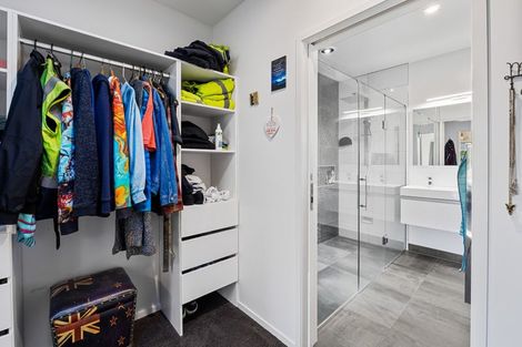 Photo of property in 22 Mercade Close, Stratford, 4332