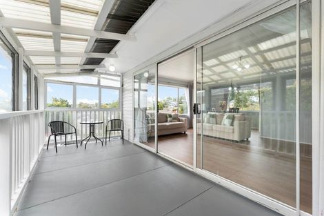 Photo of property in 52 Ayton Drive, Totara Vale, Auckland, 0629