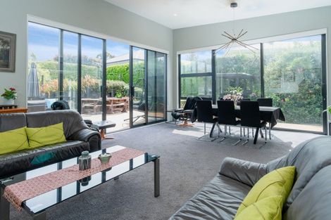Photo of property in 6 Pukatea Close, Raumati Beach, Paraparaumu, 5032
