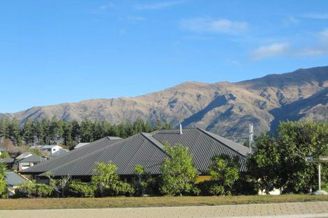 Photo of property in 40 Kings Drive, Wanaka, 9305
