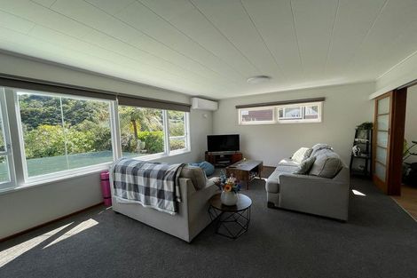 Photo of property in 3 Woodford Way, Crofton Downs, Wellington, 6035